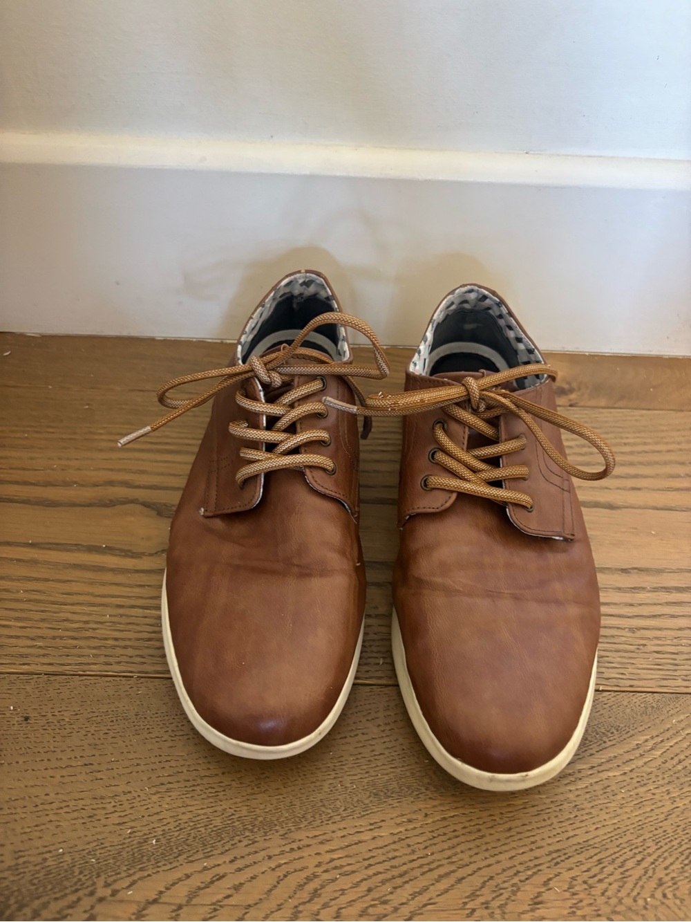 Ben Sherman Men's Tan Brown Lace-Up Sneakers (laces are kind of chewed up)